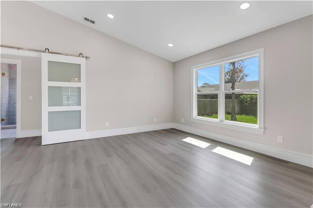 270 Madison DR-23