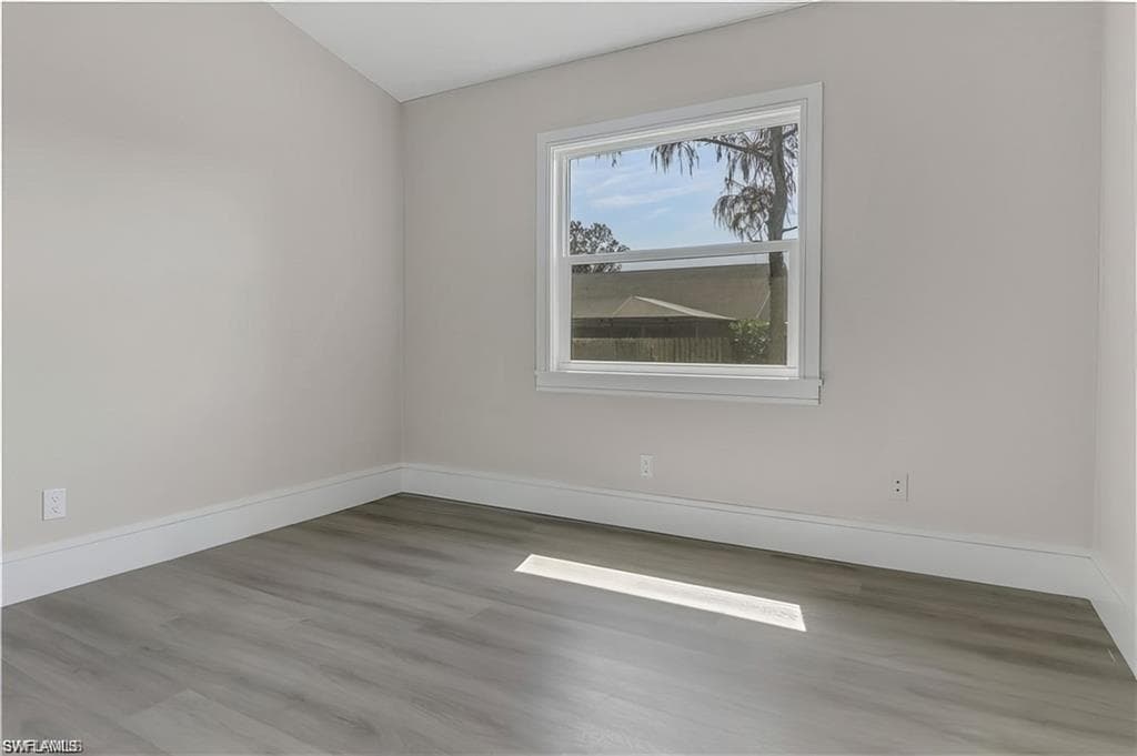 270 Madison DR-30