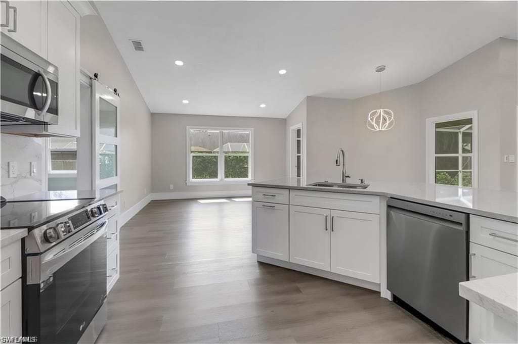 270 Madison DR-15