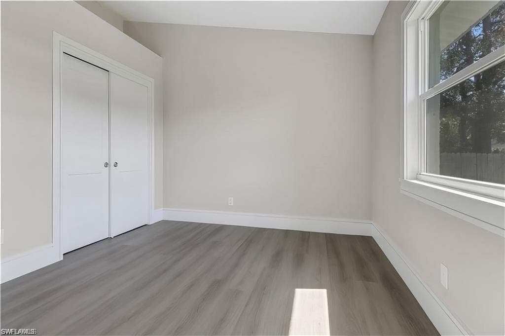 270 Madison DR-31