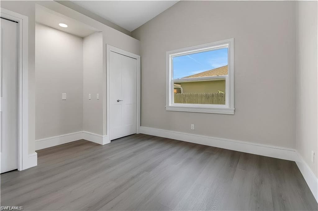 270 Madison DR-25