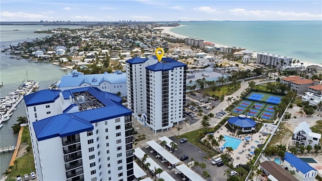 4745 Estero BLVD 304-3