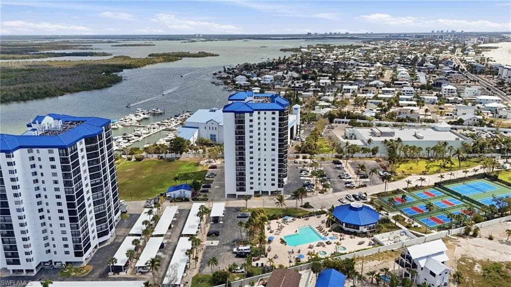 4745 Estero BLVD 304-4