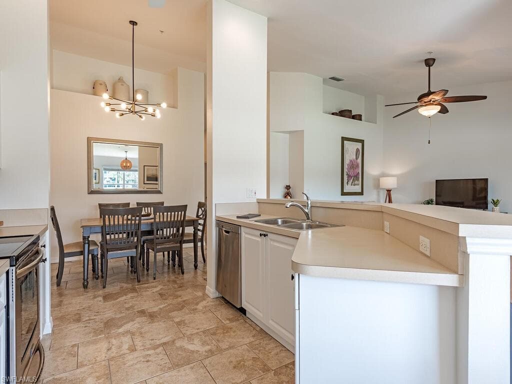 2880 Cypress Trace CIR 202-6