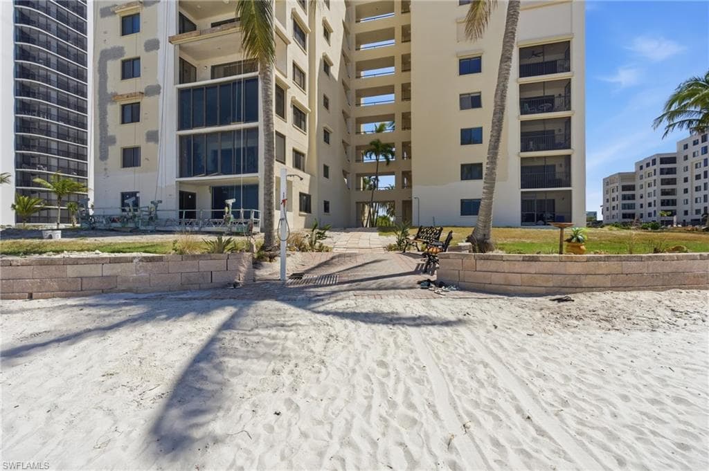 6660 Estero BLVD 502-5