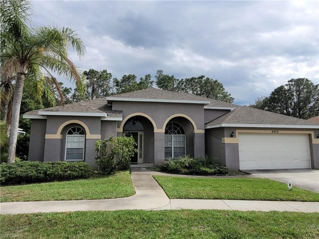 4409 Varsity Lakes DR-9