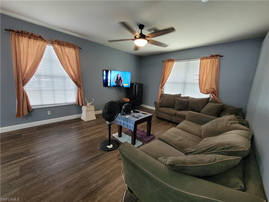 4409 Varsity Lakes DR-18
