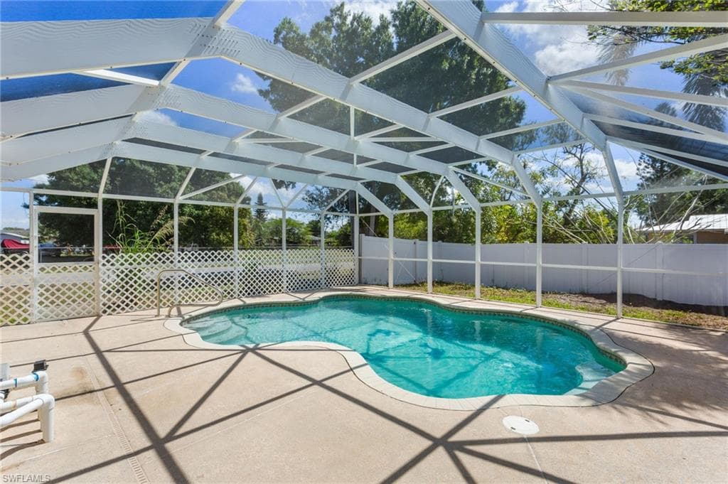 2803 W Cypress AVE-23