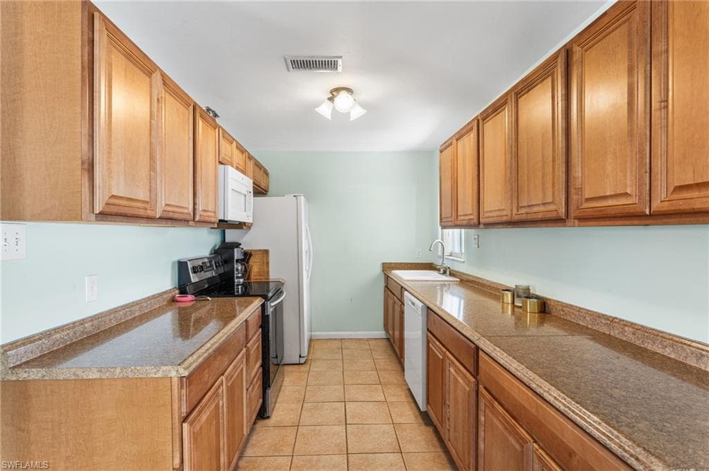 2803 W Cypress AVE-10
