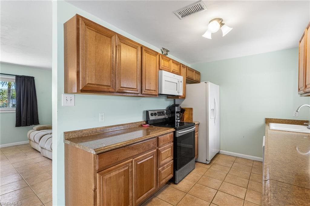2803 W Cypress AVE-11