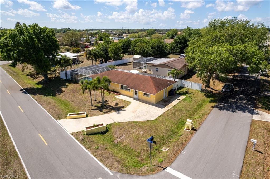 2803 W Cypress AVE-31