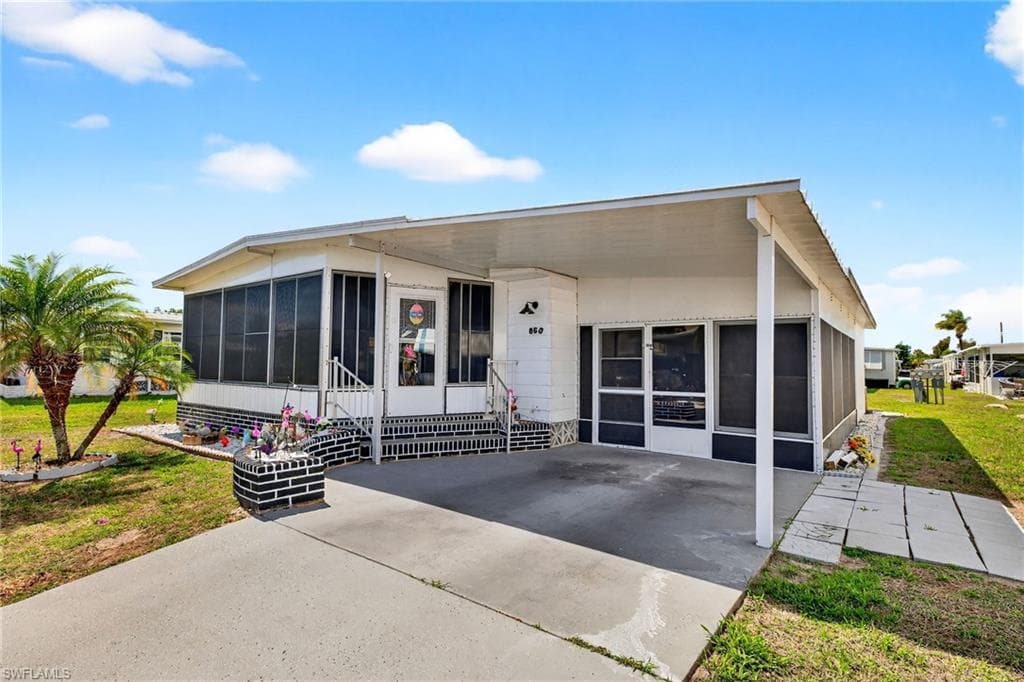 860 Moonlight DR-28
