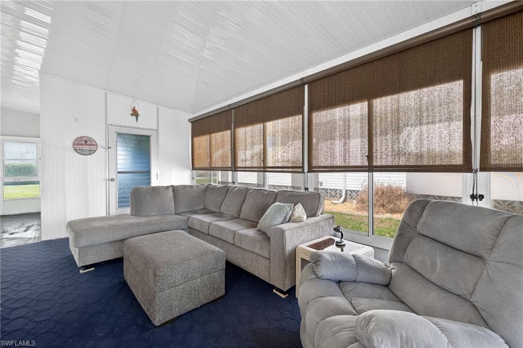 860 Moonlight DR-20