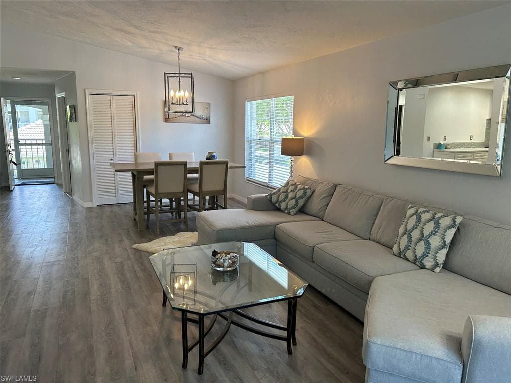 509 Roma CT 201-6