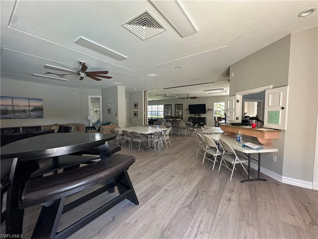 1133 Van Loon Commons CIR 203-27