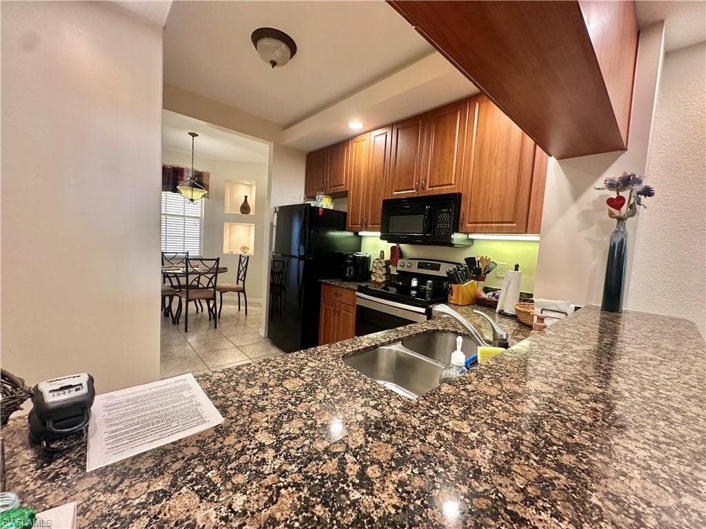 1133 Van Loon Commons CIR 203-6