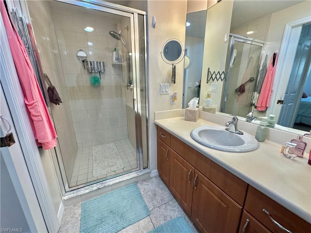 1133 Van Loon Commons CIR 203-14