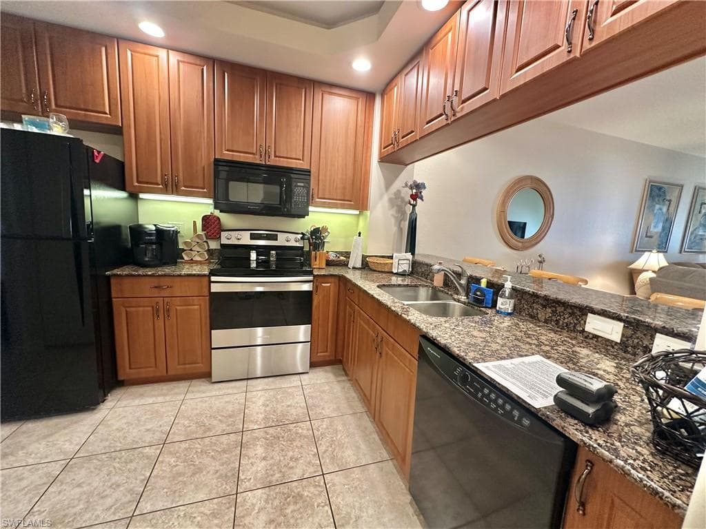 1133 Van Loon Commons CIR 203-8