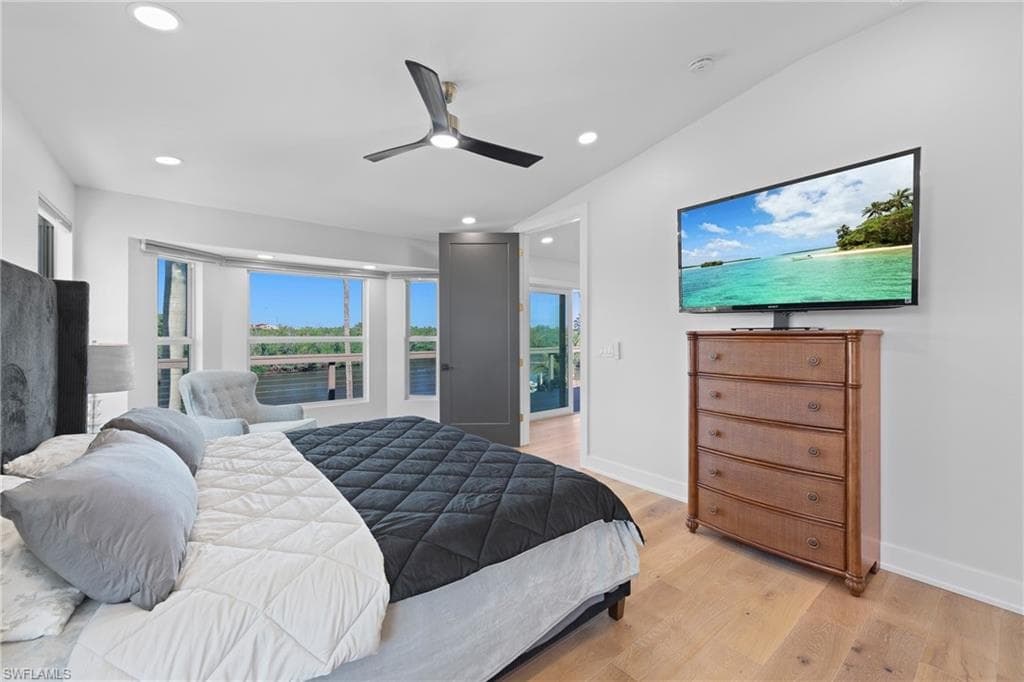 1836 Harbor LN-17