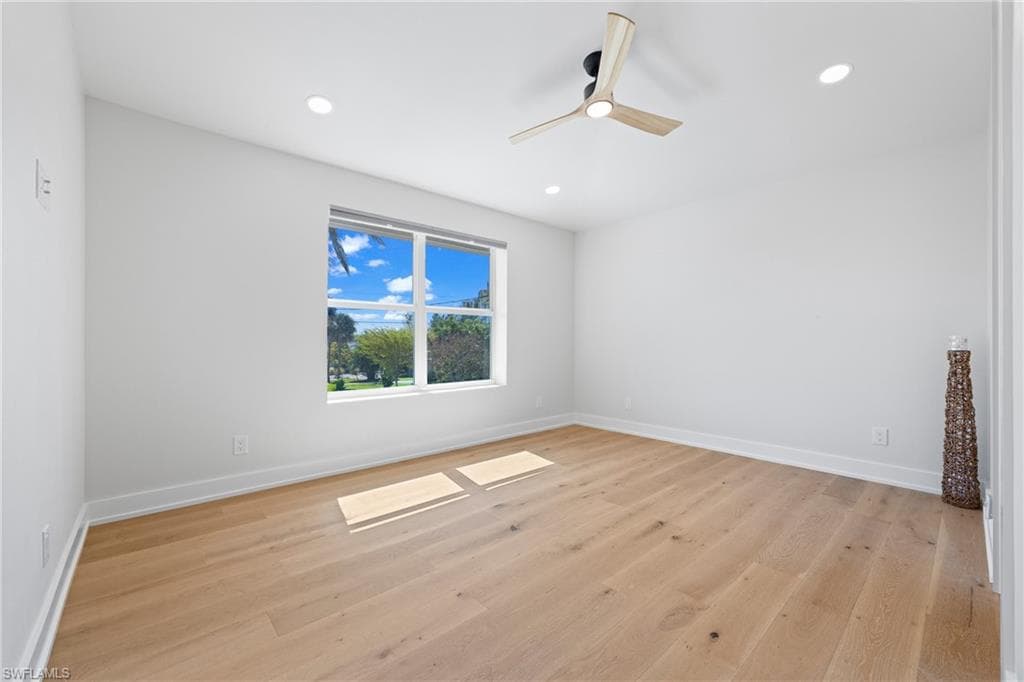1836 Harbor LN-22