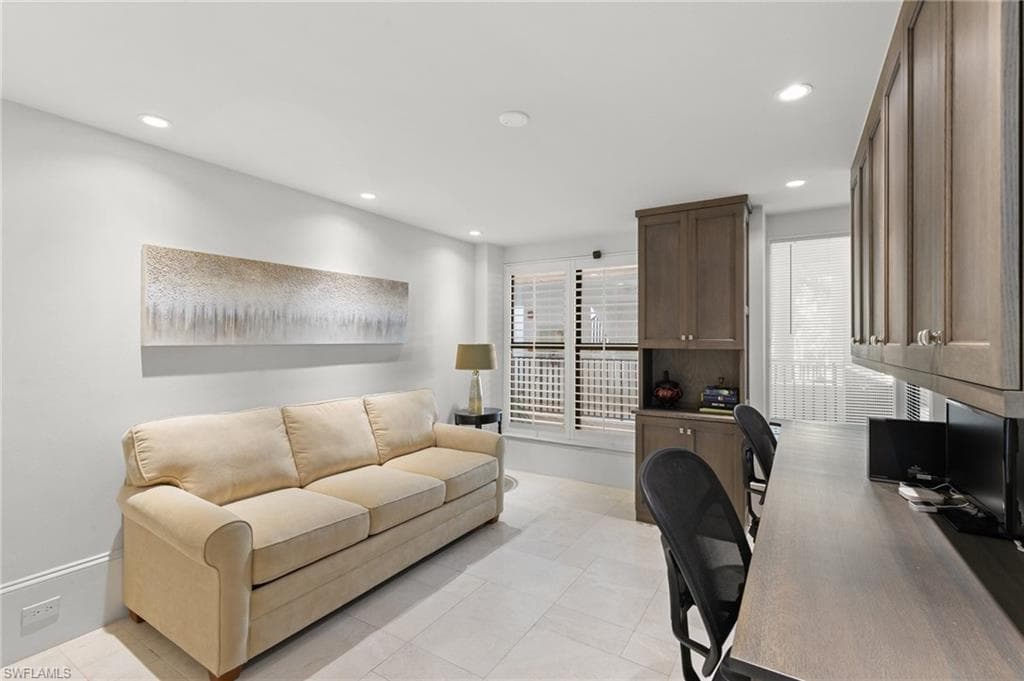 406 La Peninsula BLVD 406-32