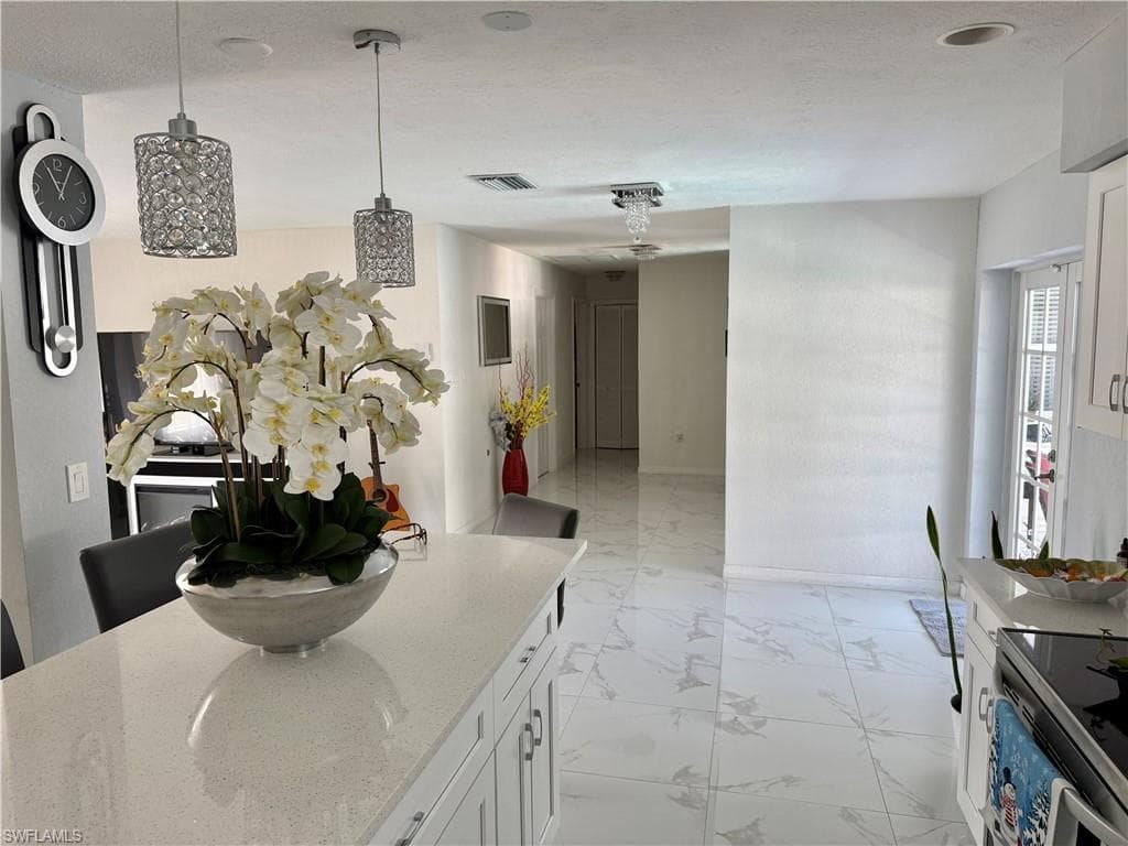 226 Kingston DR-2