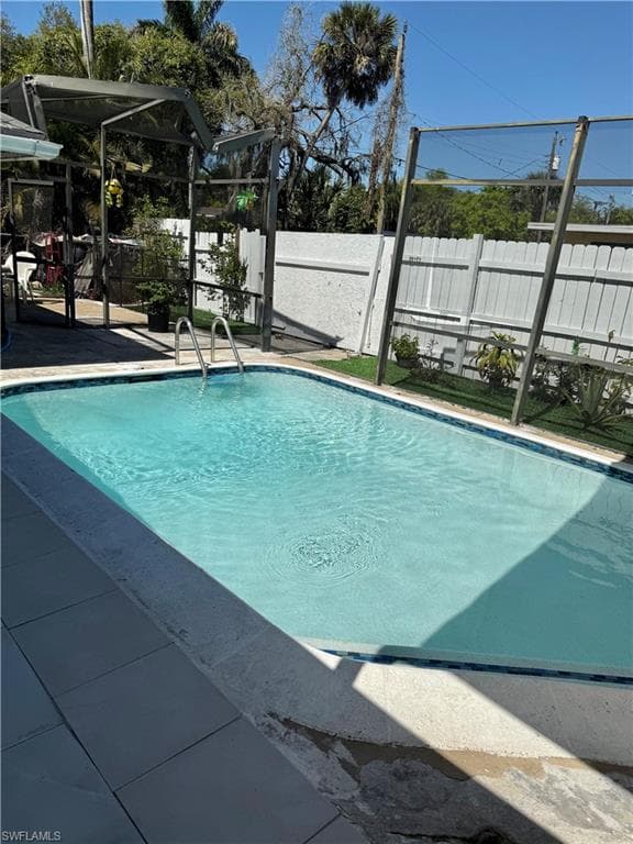 226 Kingston DR-17