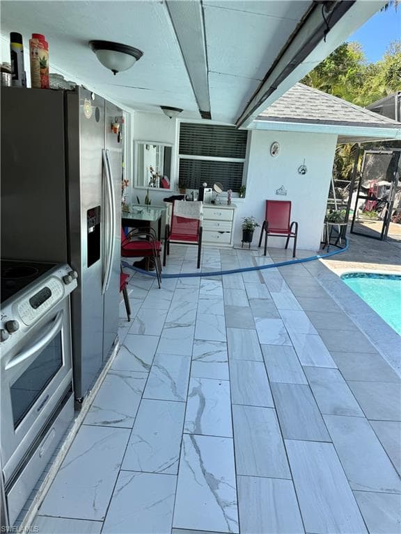 226 Kingston DR-16