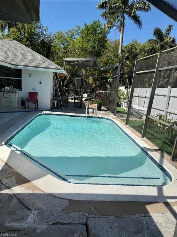 226 Kingston DR-18
