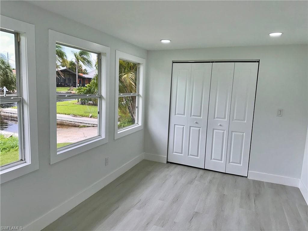 6187 Island Park CT-9