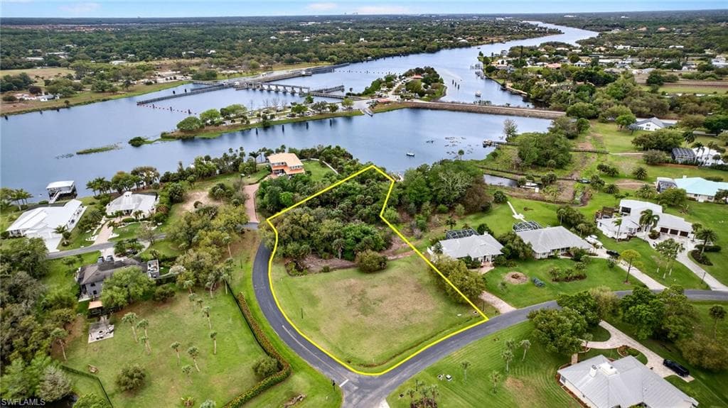 18151 Riverchase CT-9
