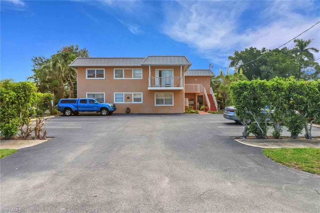 1195 Clam CT 202-2