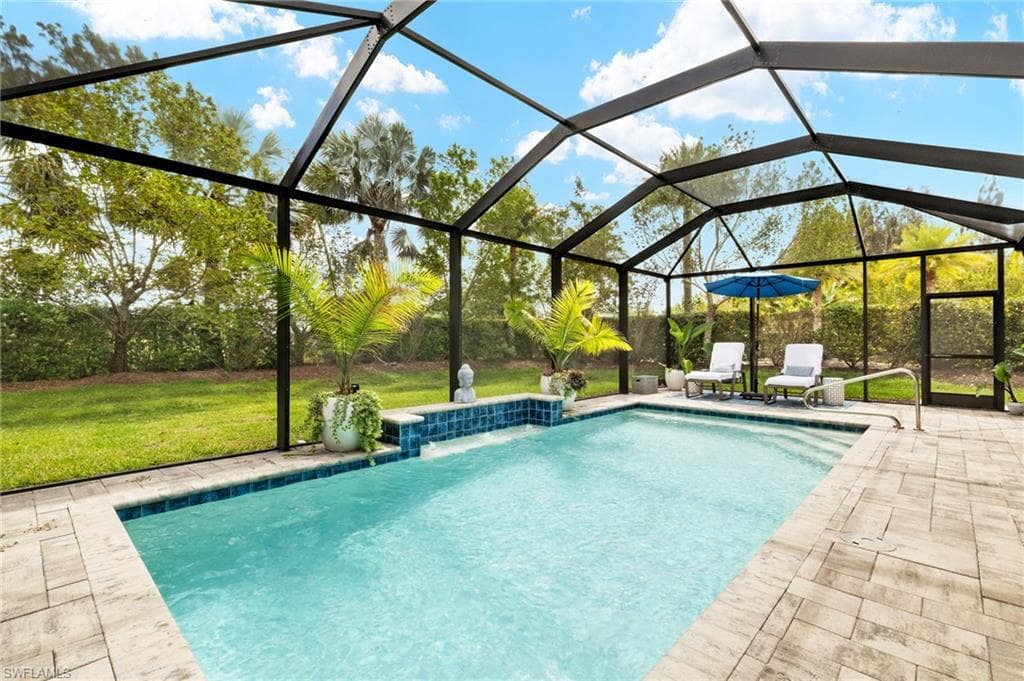 14546 Tropical DR-26