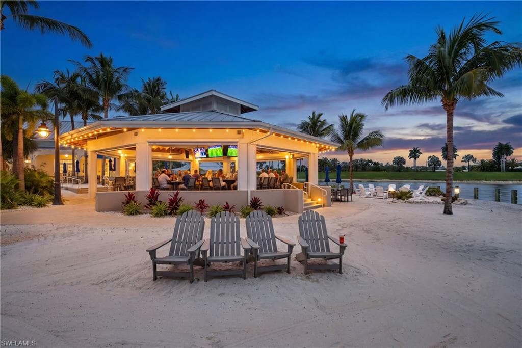 14546 Tropical DR-33