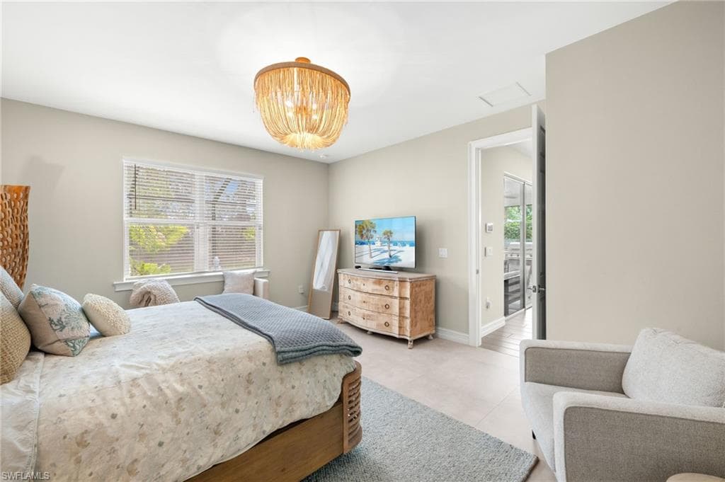 14546 Tropical DR-15