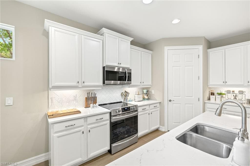 14546 Tropical DR-11