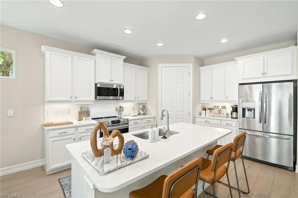 14546 Tropical DR-8
