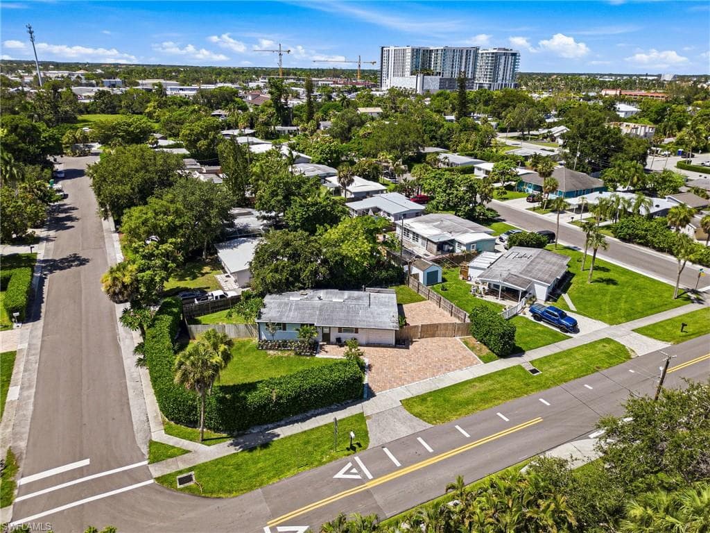 2300 Estey AVE-26