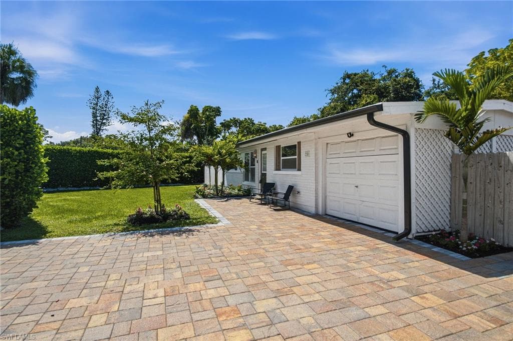 2300 Estey AVE-28