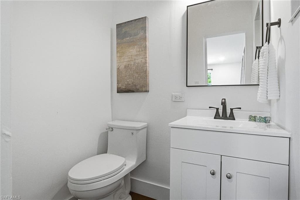 2300 Estey AVE-20