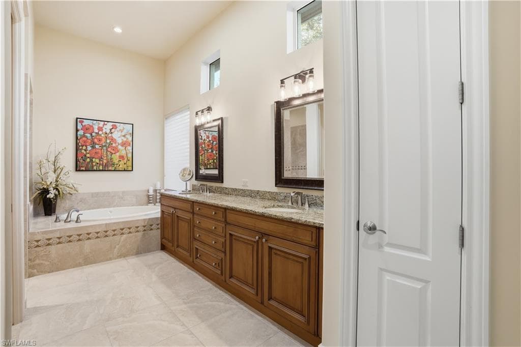 9450 Monteverdi WAY-17