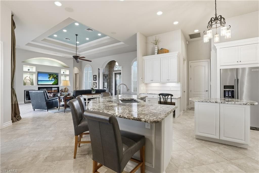 9450 Monteverdi WAY-8