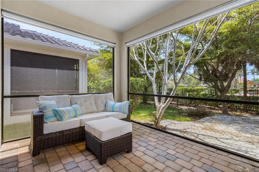 8446 Sumner AVE-22
