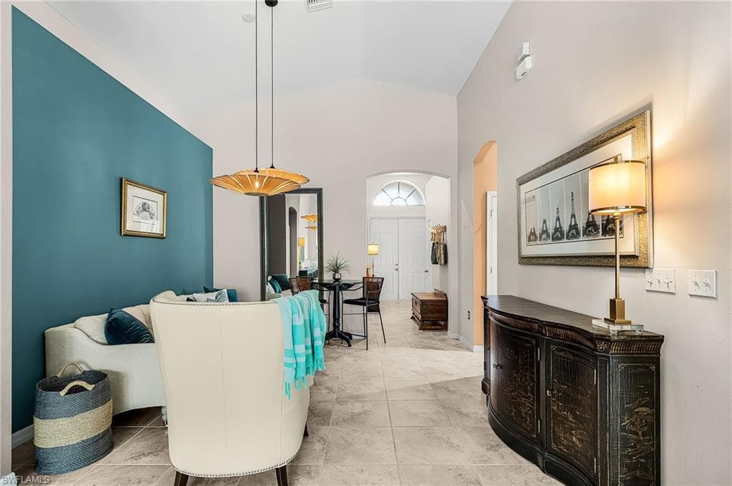 8446 Sumner AVE-7