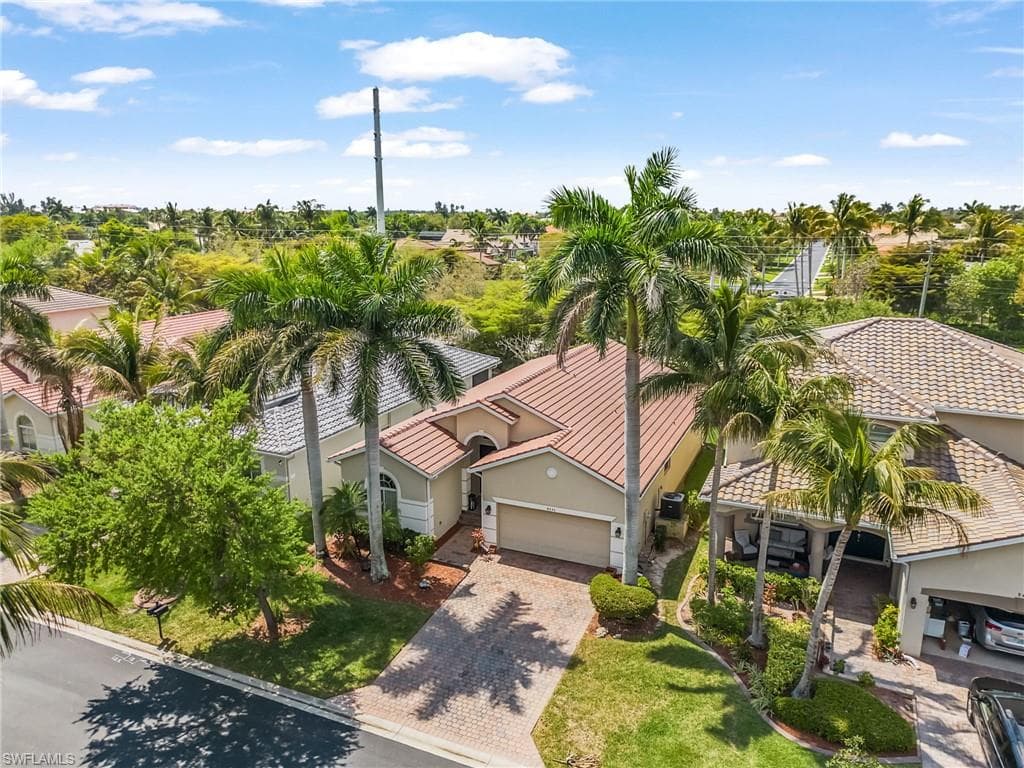 8446 Sumner AVE-1