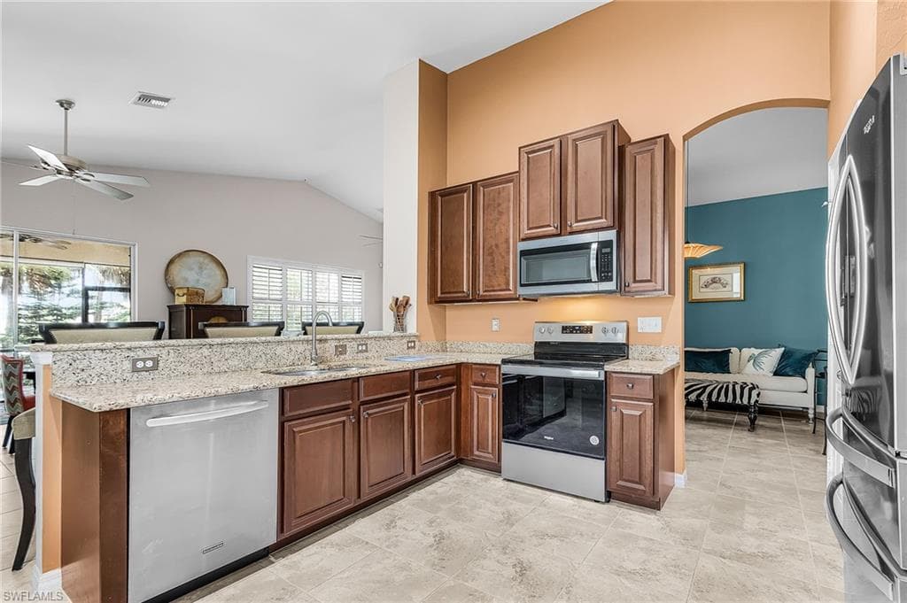 8446 Sumner AVE-9