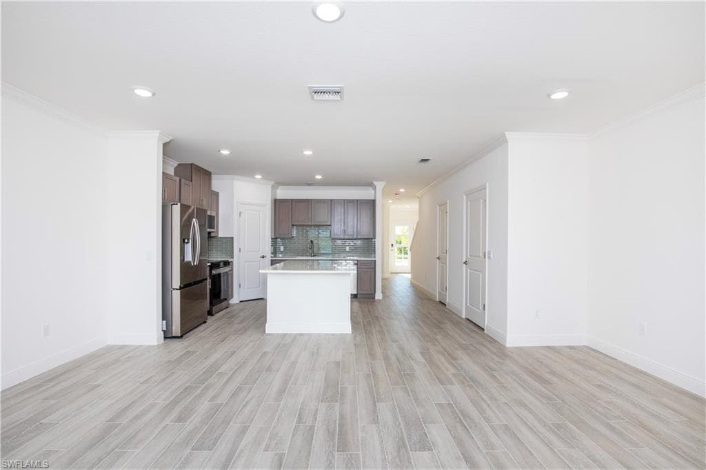 10536 Fountain Palm CIR-6