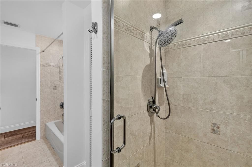 29 SE 10th AVE-31