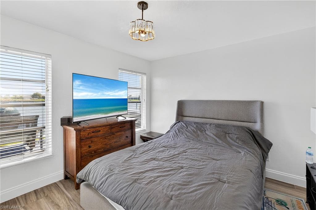 29 SE 10th AVE-28