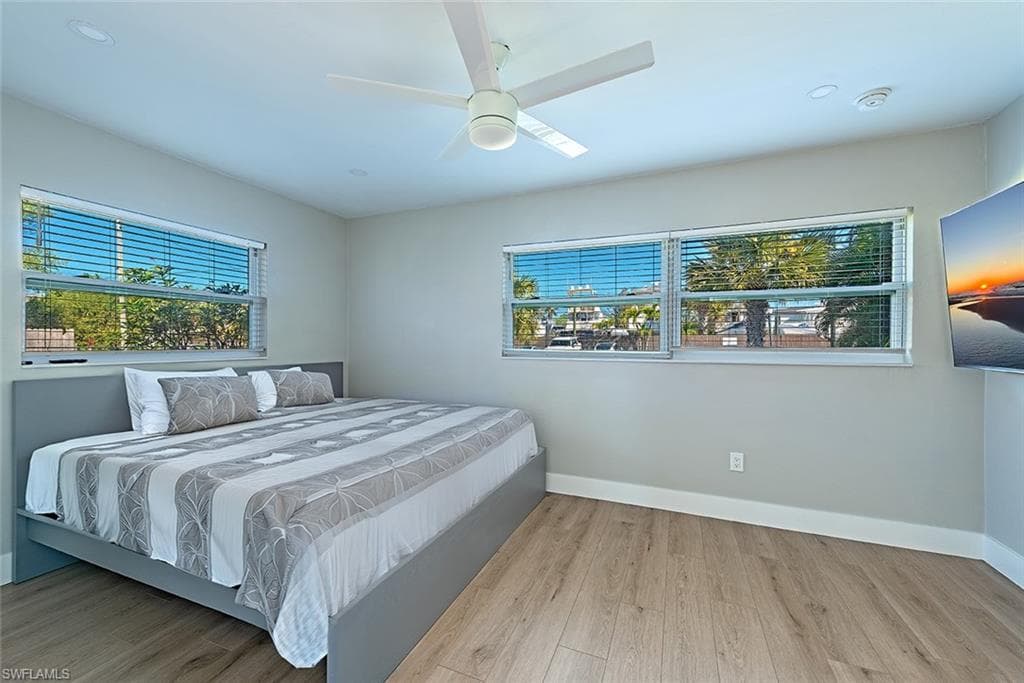 2772 Bayview DR-6